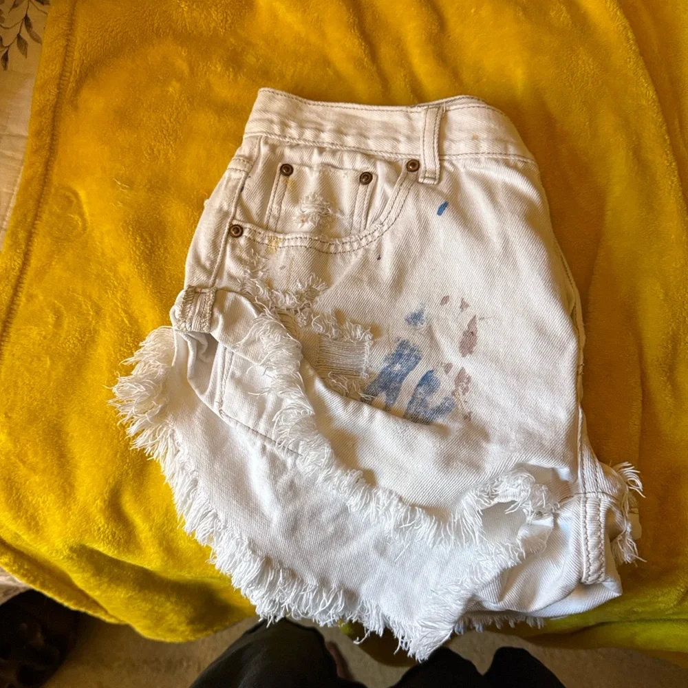 One Teaspoon Cocoa Cash Bandits White Painted  Jean Shorts - Picture 5 of 16